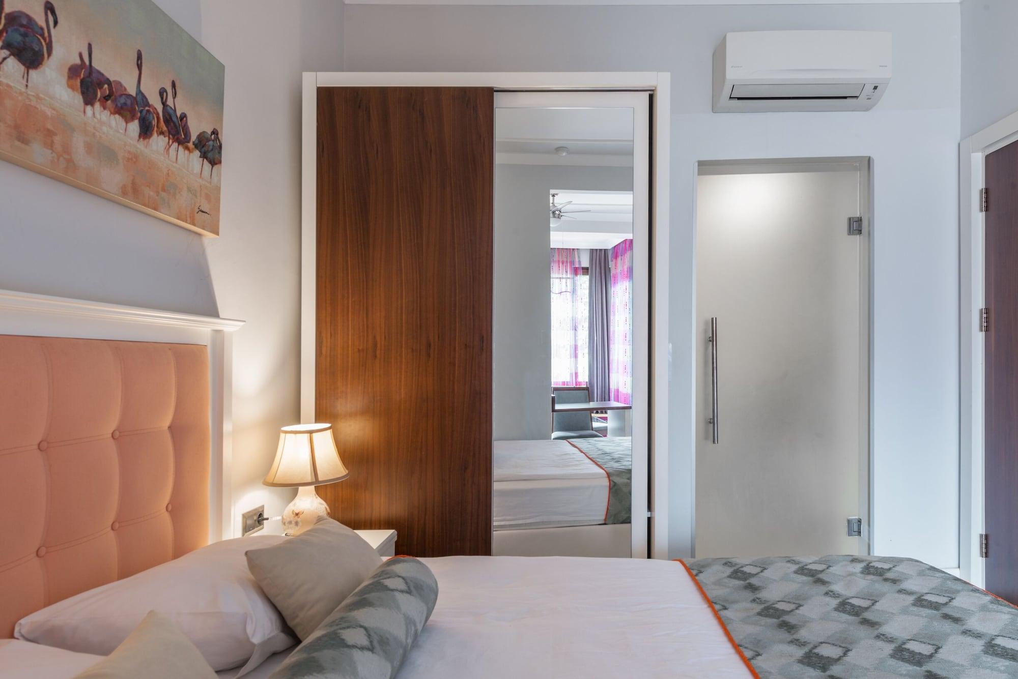 Delight Deluxe Aparts Apart Otel 4*